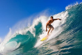 开云体育中国-当篮球撞上足球，总决赛的两种鏖战美学