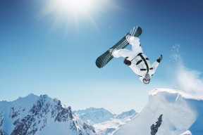 开云体育登录-年度焦点之战之夜，莫兰特表现堪称教科书