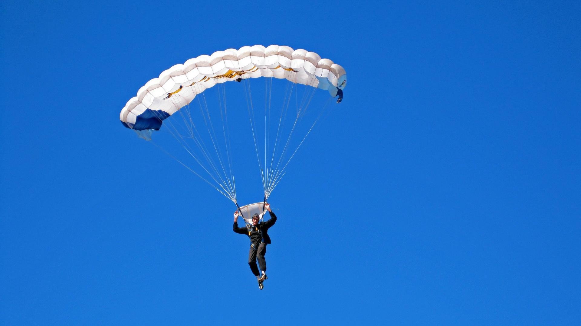 当巴黎绝杀苏格兰，NBA季后赛的时空裂痕