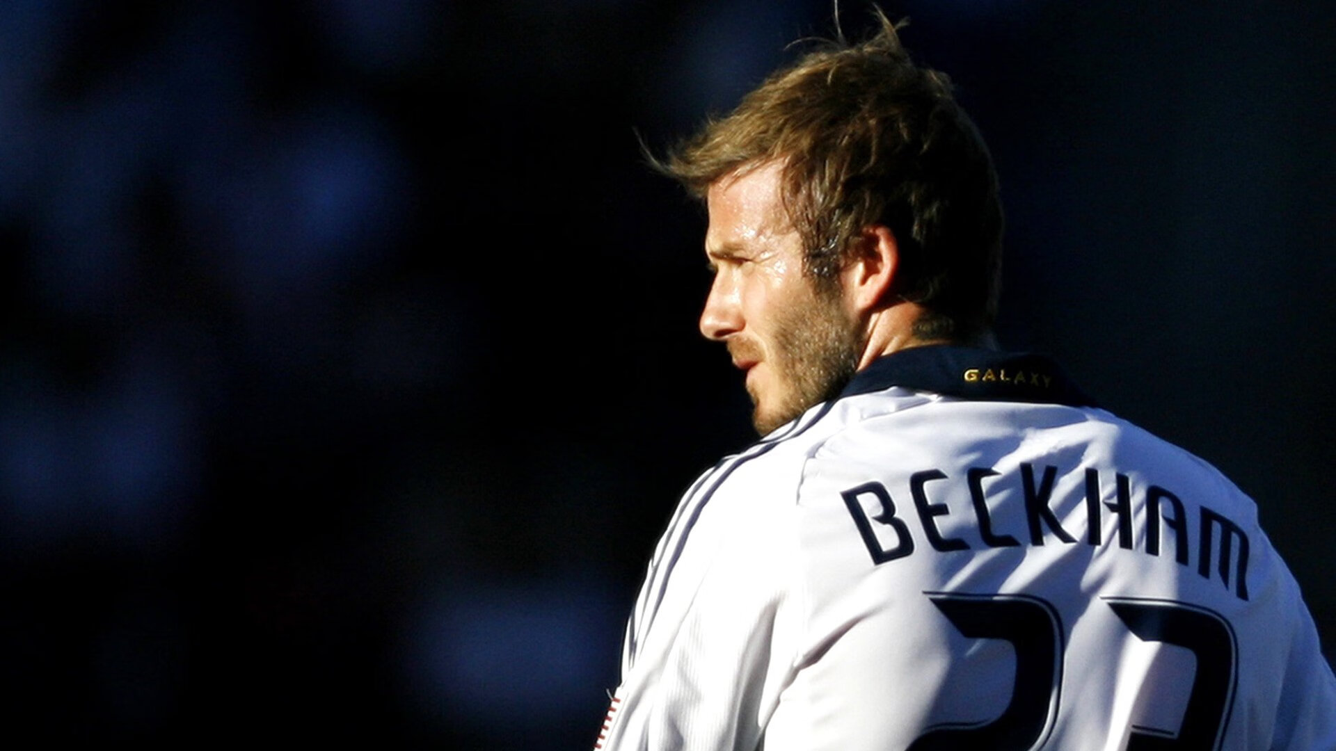 当圣西罗的雨夜吞噬火焰，AC米兰如何用意大利的混凝土，浇灭里昂最后的野心