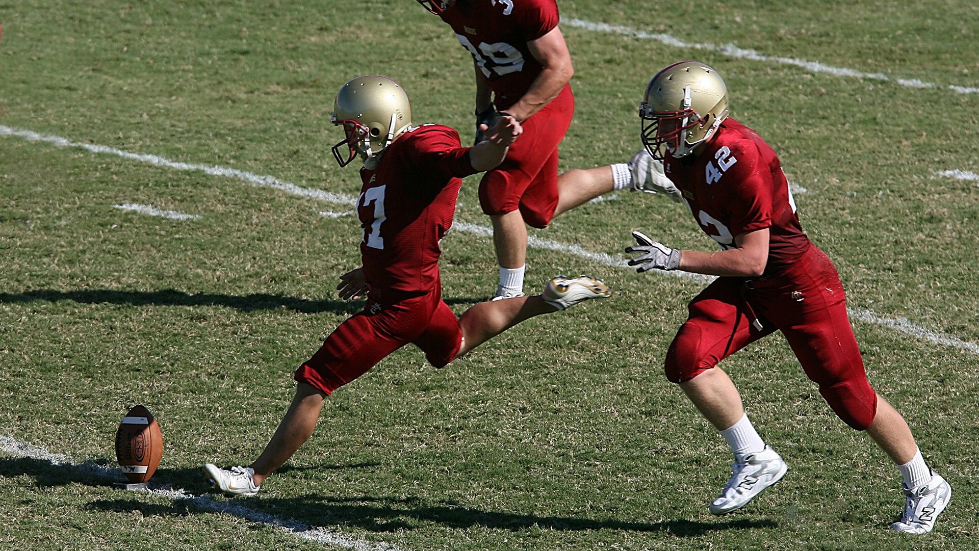 雄鹿横扫老鹰背后,恩比德关键时刻站起来的联盟隐喻